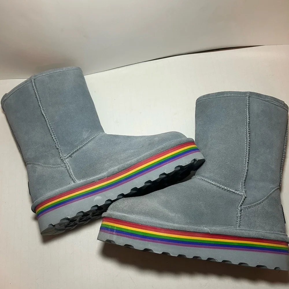 BearPaw Retro Elle Platform Boot Blue Fog Women's Size 9 Model 2486W Rainbow